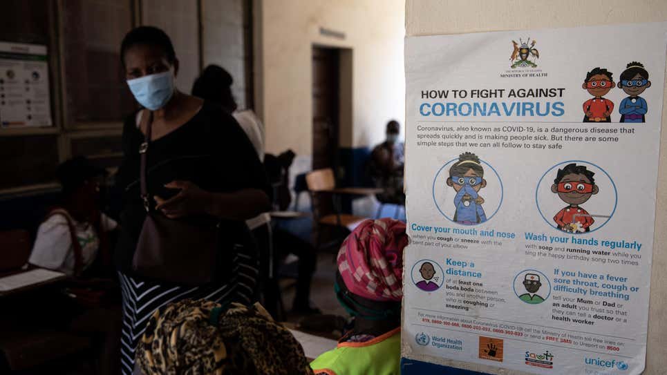 Patients line up prior to being vaccinated against covid-19 on September 29, 2021 in Kampala, Uganda. Photo: Luke Dray (Getty Images)
